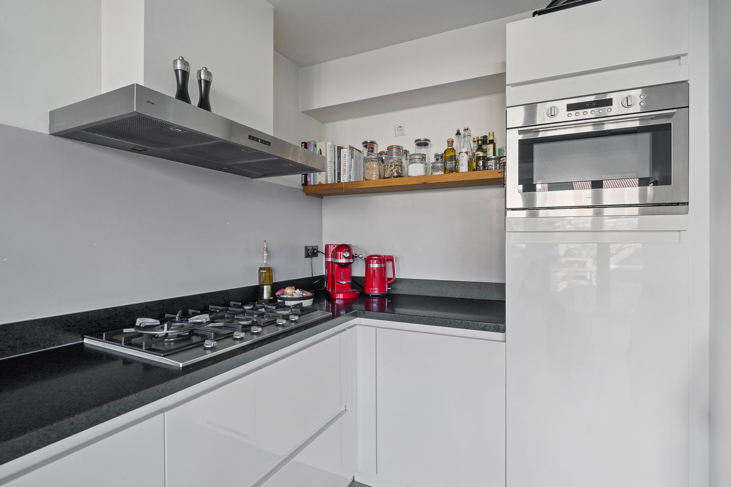 Photo 20 of Wormerstraat 7