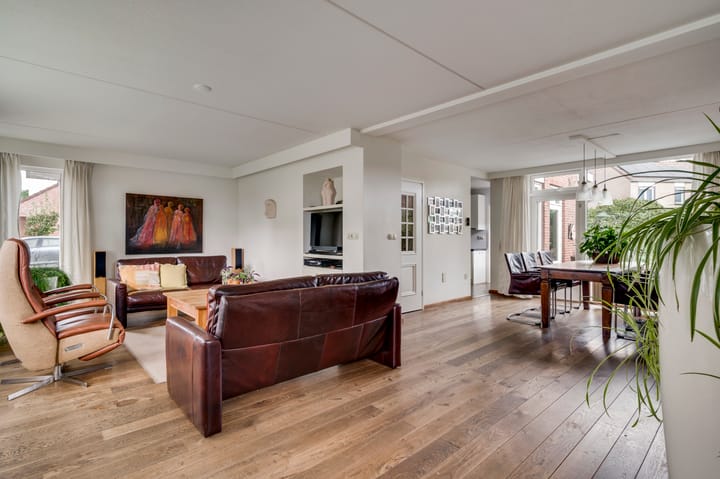 Photo 5 of Molenveldstraat 26