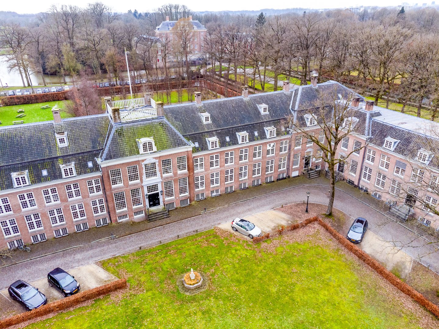 Bekijk foto 1 van Broederplein 41