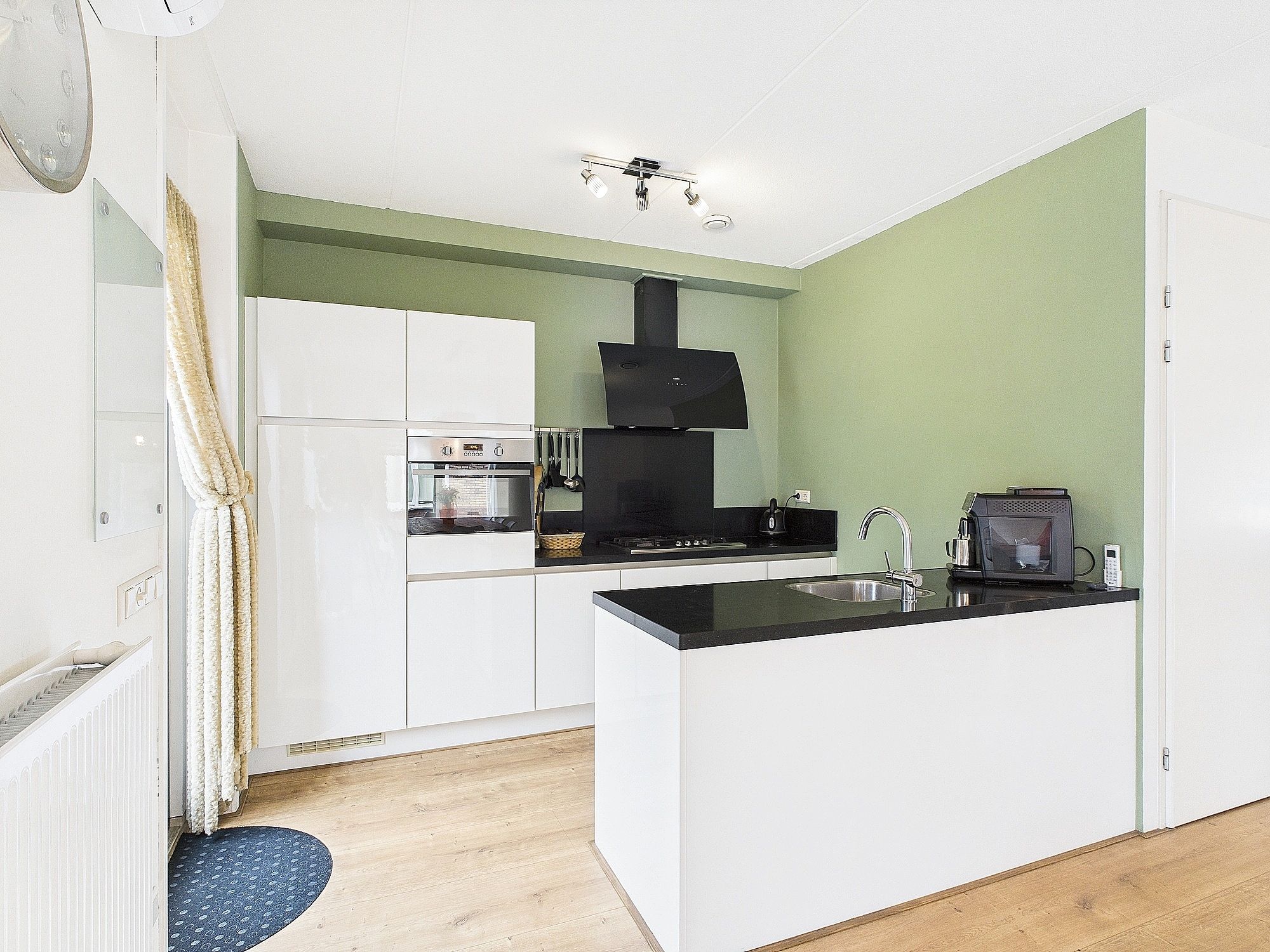 Foto 9 van Tapijtschelp 30