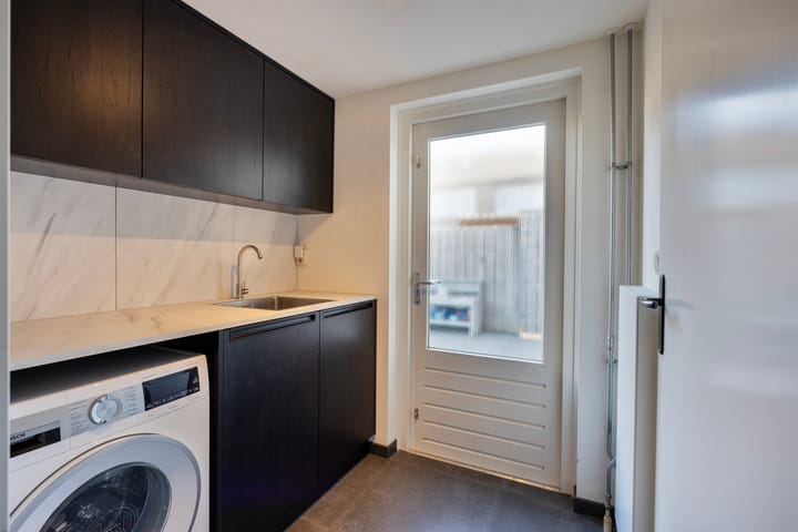 Photo 21 of Bremstraat 2