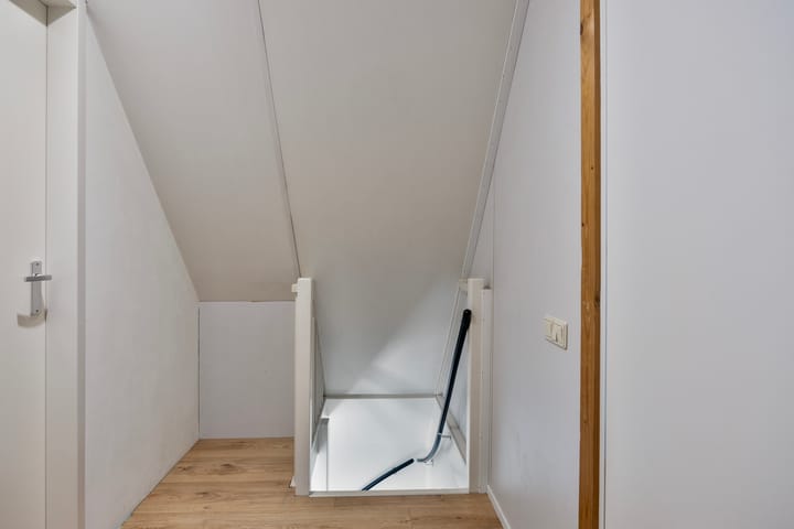 Photo 32 of Bremstraat 2