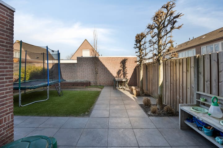 Photo 35 of Bremstraat 2
