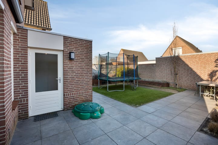 Photo 36 of Bremstraat 2