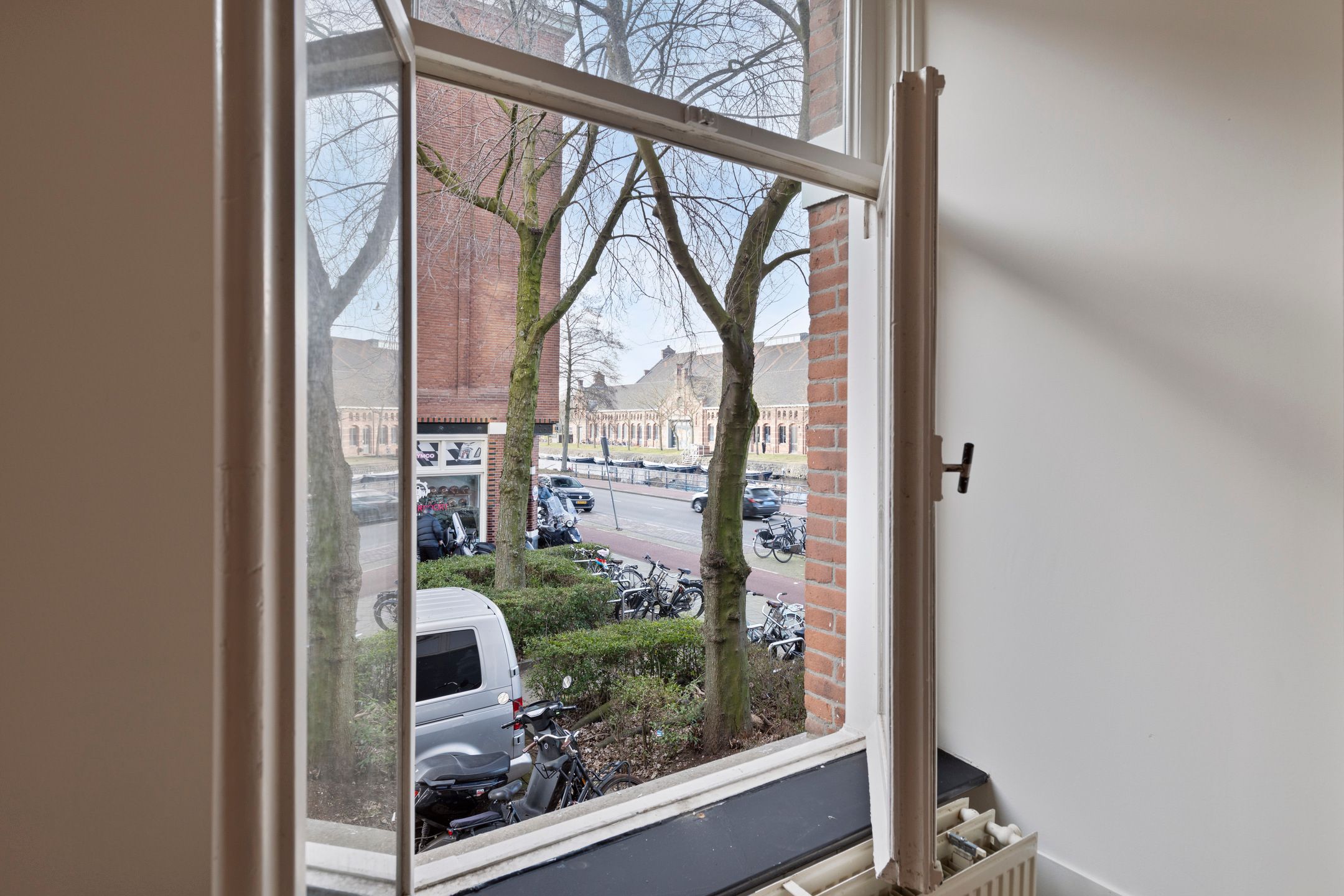 Foto 21 van Haarlemmerweg 133-H