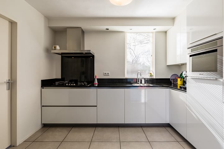 Photo 18 of Molenstraat 143