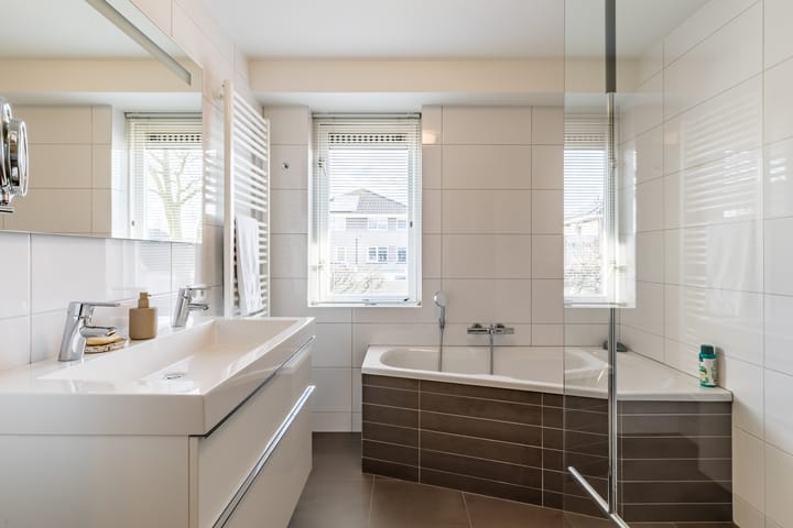 Photo 28 of Molenstraat 143