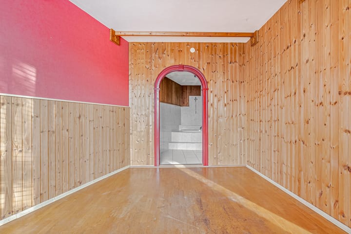 Photo 15 of Hofmark 99