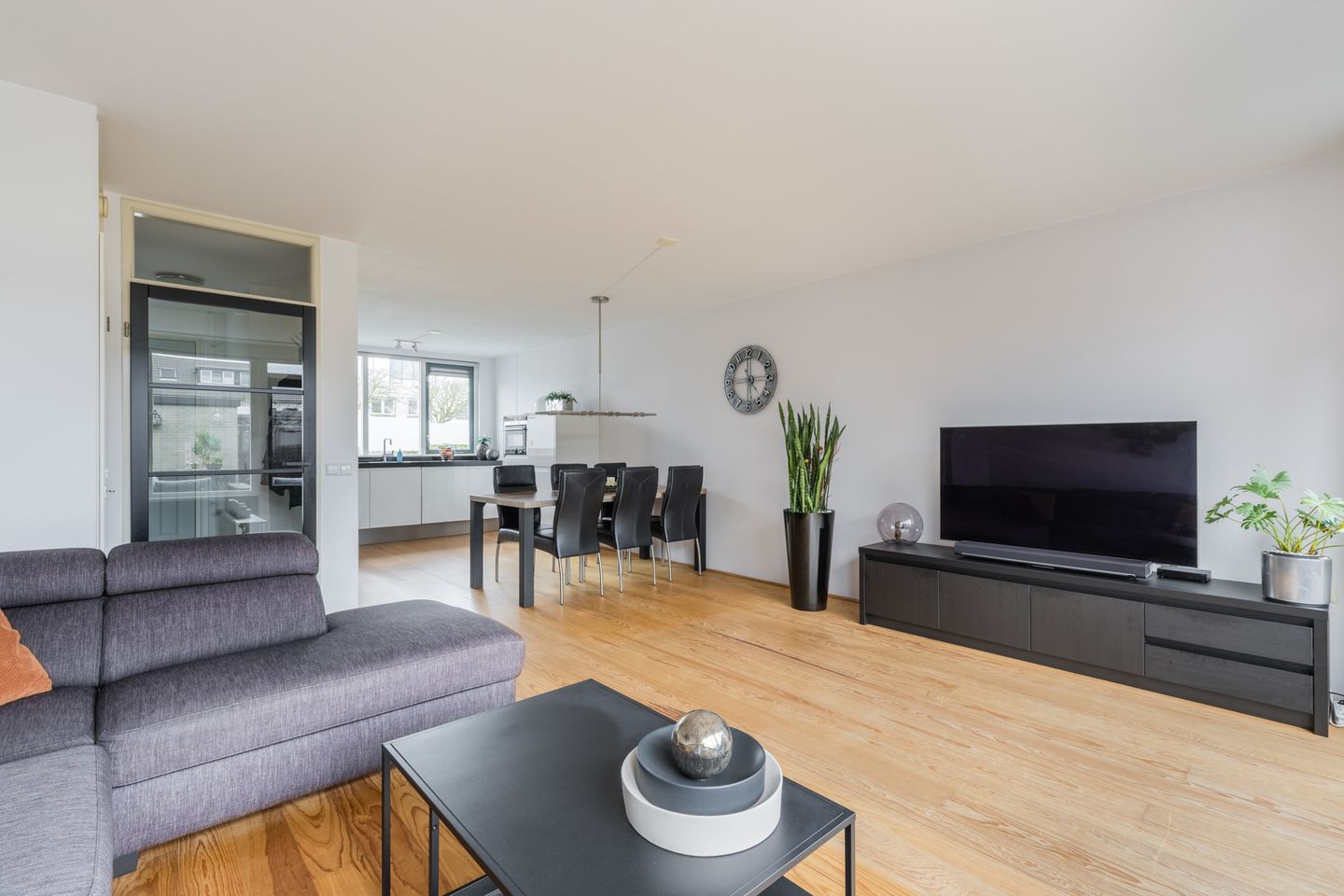 Foto 10 van Eline Vereplantsoen 49