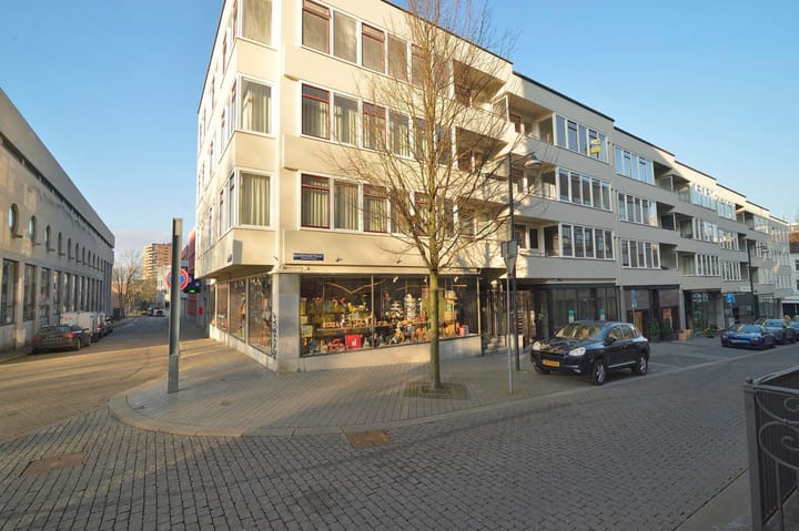 Photo 4 of Raadhuisstraat 66