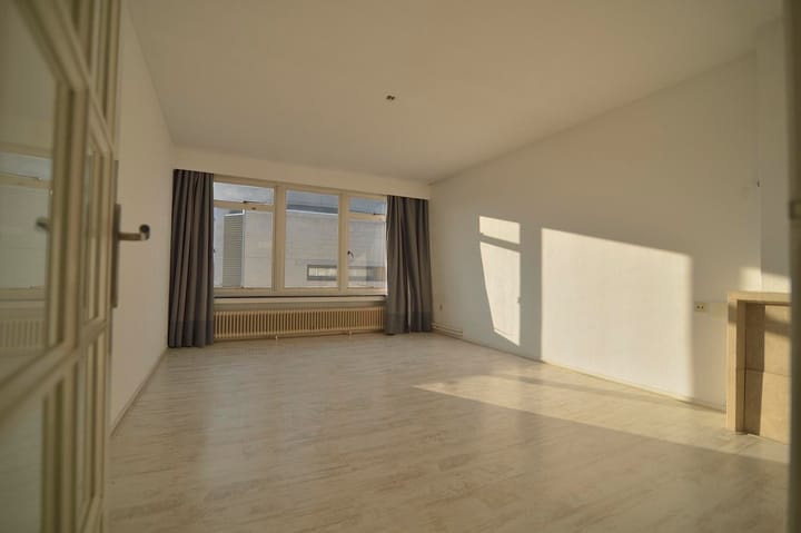 Photo 12 of Raadhuisstraat 66