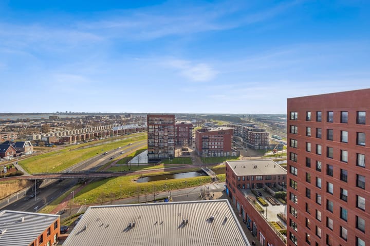 Foto 23 van Simon Carmiggelthof 204