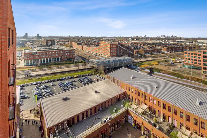 Foto 24 van Simon Carmiggelthof 204