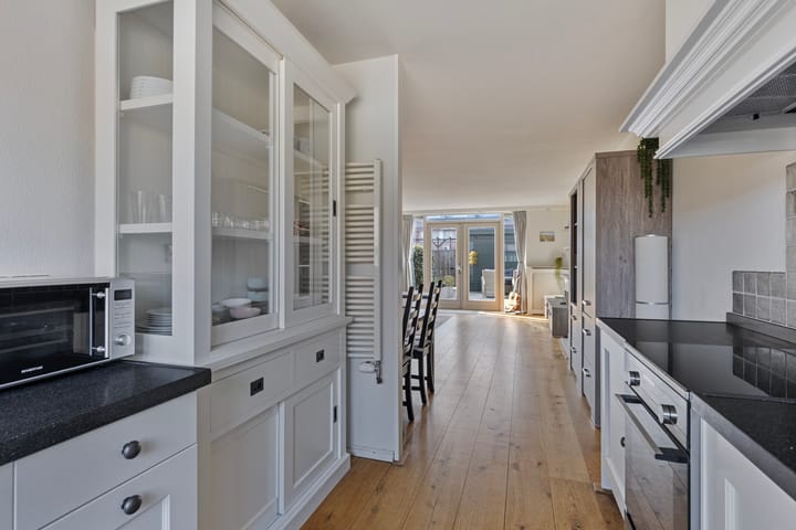 Photo 11 of Zuiderparklaan 8