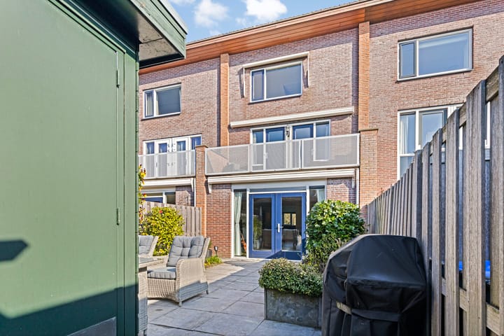 Photo 15 of Zuiderparklaan 8