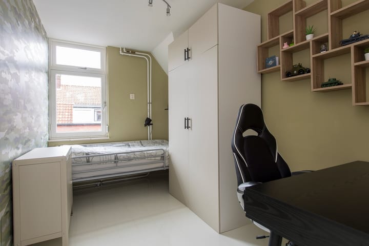 Foto 23 van Borneostraat 11