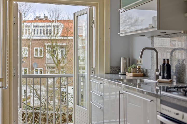 Foto 14 van Uiterwaardenstraat 52-2