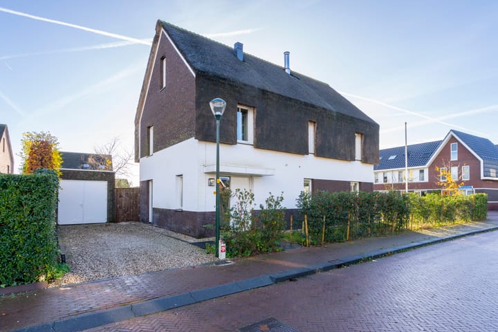 Bekijk foto van Erfgooiersdreef 2 a