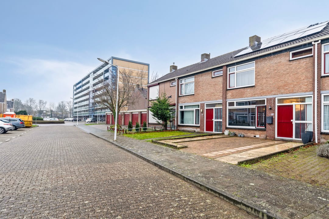 Photo 8 of Mascagnistraat 18