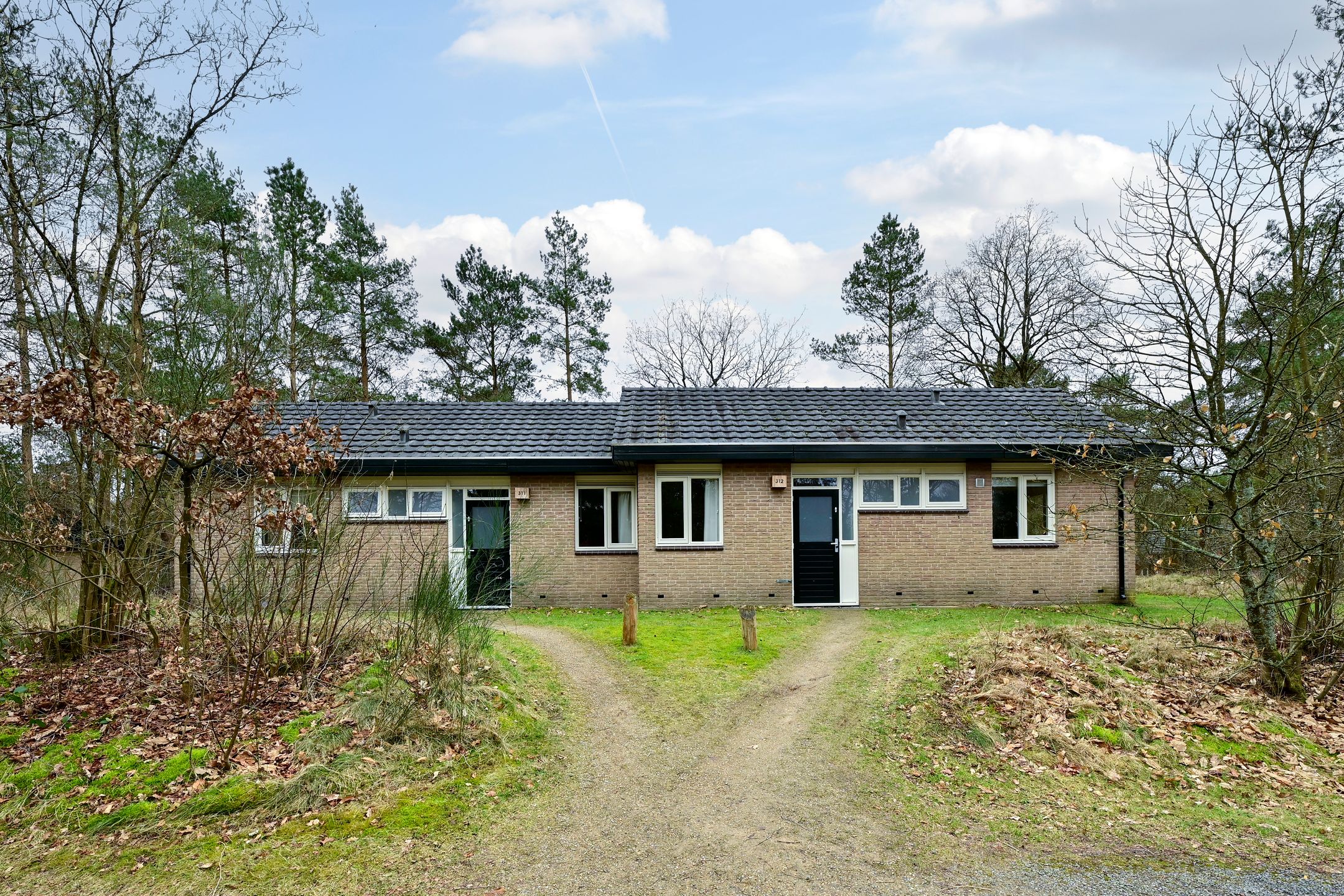 2-bedroom freehold villa in Uddel — photo 1 of 5