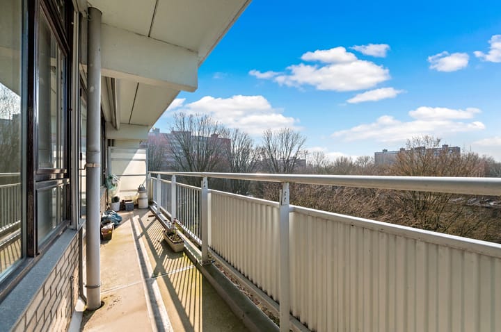 Photo 12 of Roland Holstlaan 1006