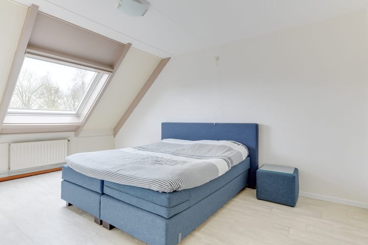 Foto 4 van Smaragd 19