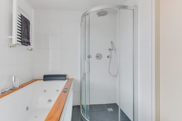 Foto 5 van Smaragd 19