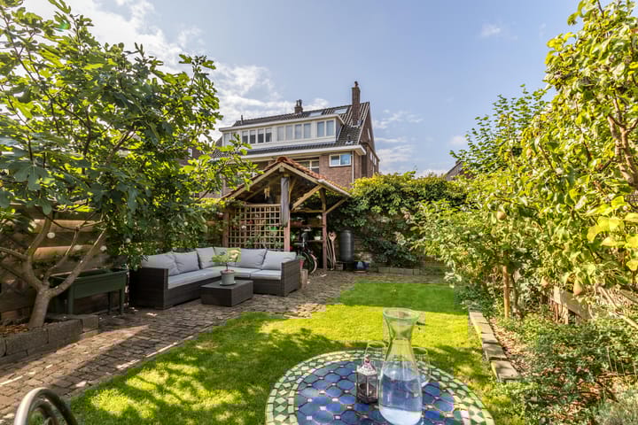 Foto 2 van Charlotte de Bourbonstraat 31