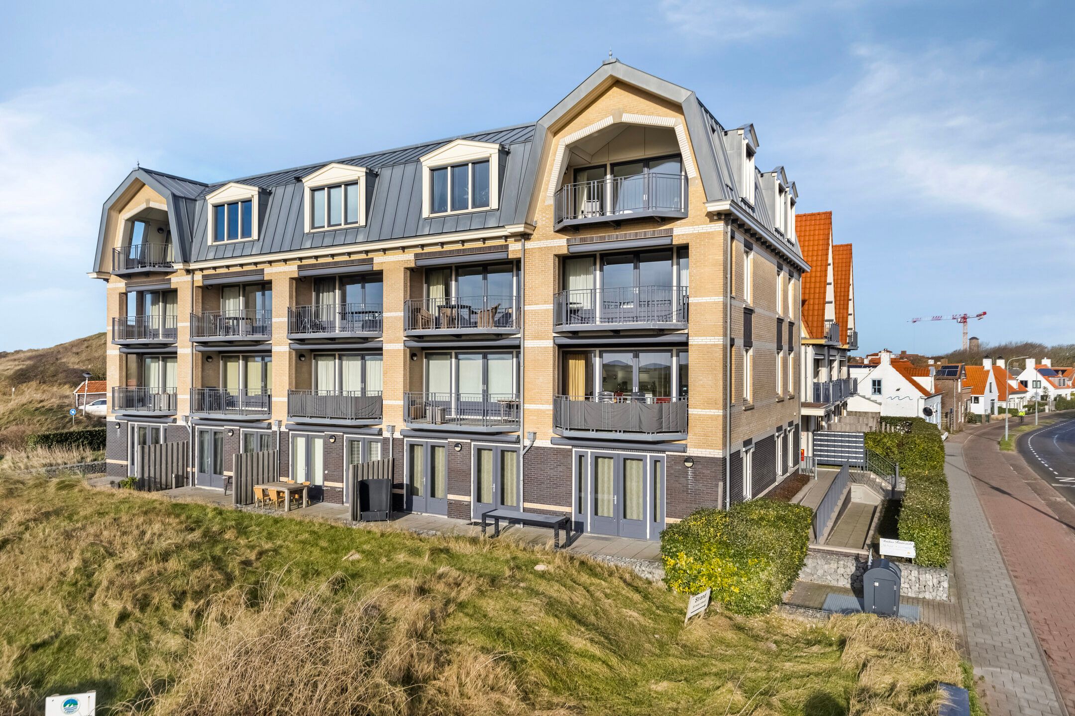 2-bedroom freehold villa in Domburg — photo 1 of 5
