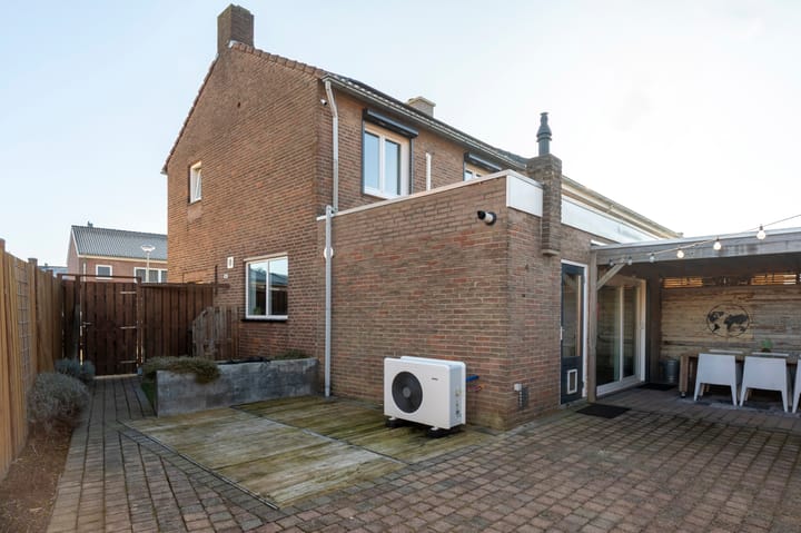 Photo 8 of Damiatestraat 56