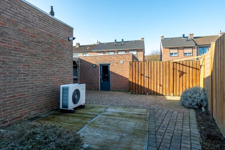 Photo 12 of Damiatestraat 56