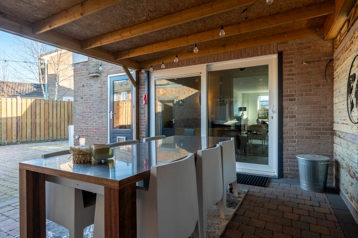 Photo 14 of Damiatestraat 56