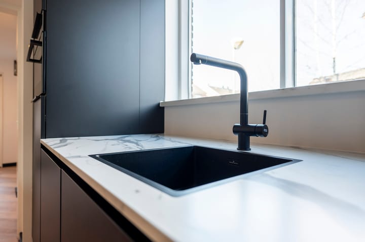 Photo 22 of Damiatestraat 56