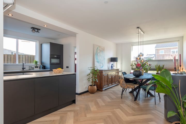 Photo 25 of Damiatestraat 56