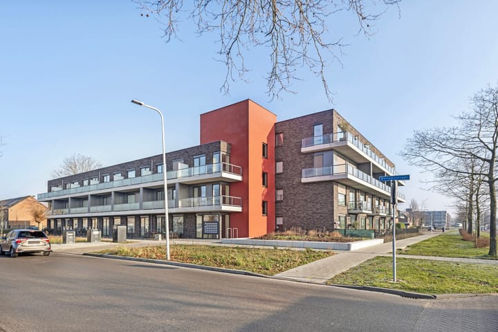 Photo 2 of Bellamystraat 118