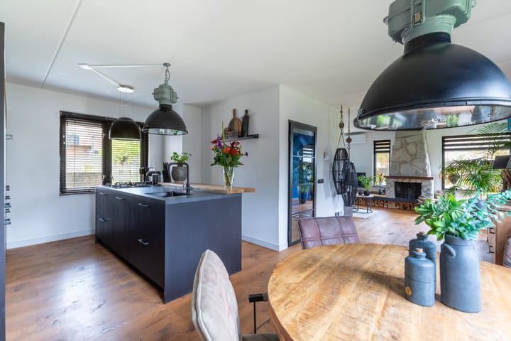 Photo 8 of 't Noordeinde 2