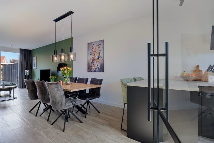 Photo 4 of Laan van Hout 37