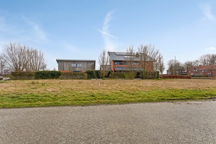 Photo 9 of Oosteinde