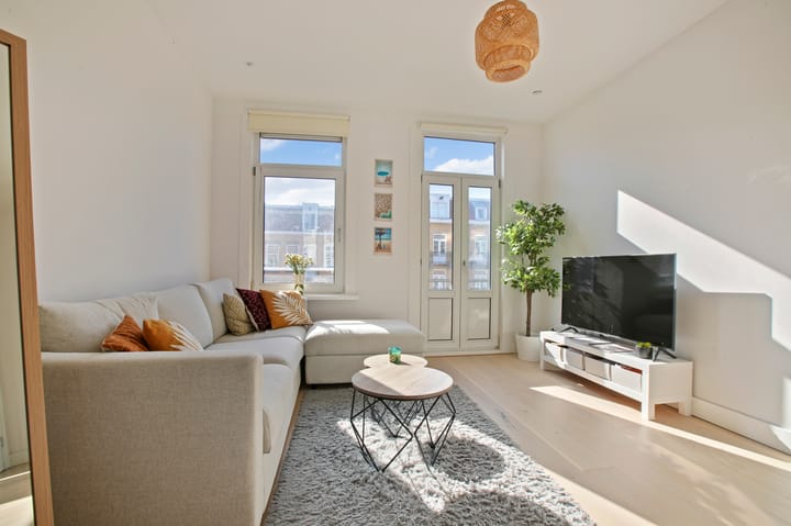 Photo 10 of Javastraat 129-3