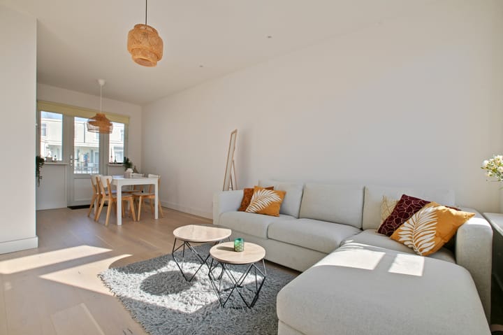 Photo 11 of Javastraat 129-3