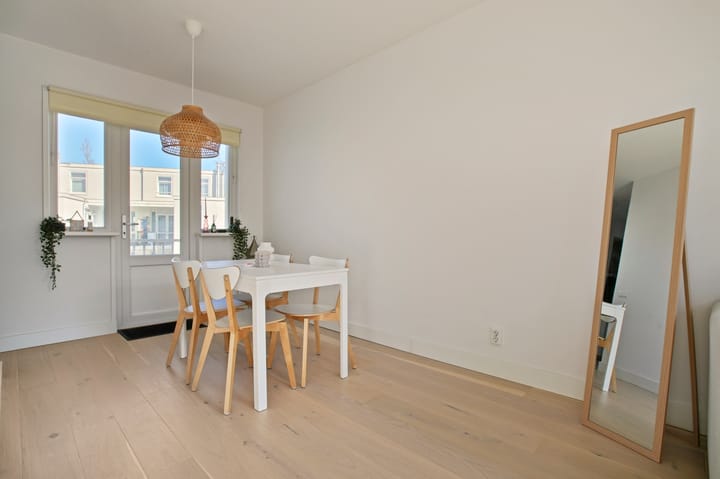 Photo 12 of Javastraat 129-3