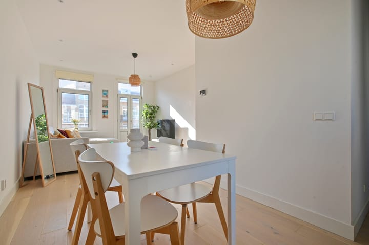 Photo 15 of Javastraat 129-3