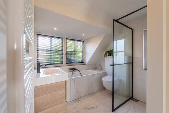 Foto 38 van IJsbaanweg 5-A