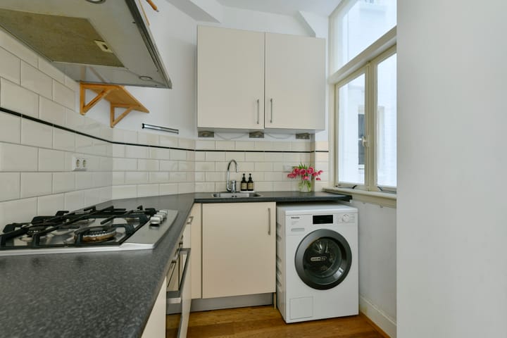 Photo 12 of Zocherstraat 40-1