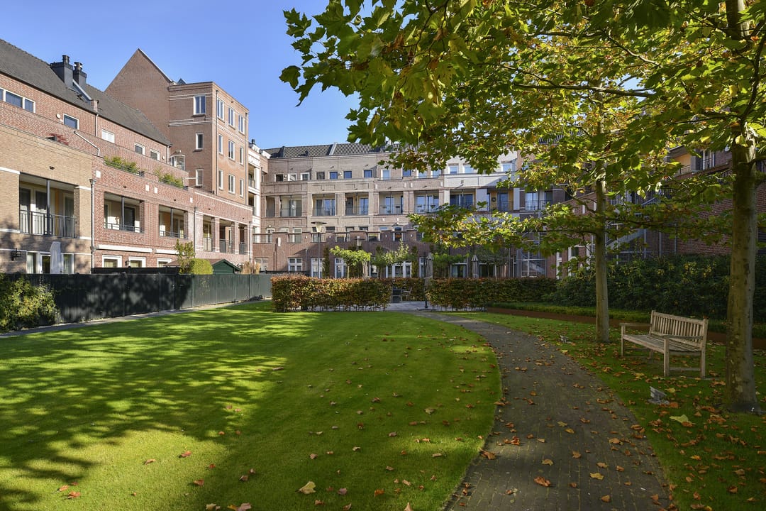 Foto 32 van Laan door de Veste 143