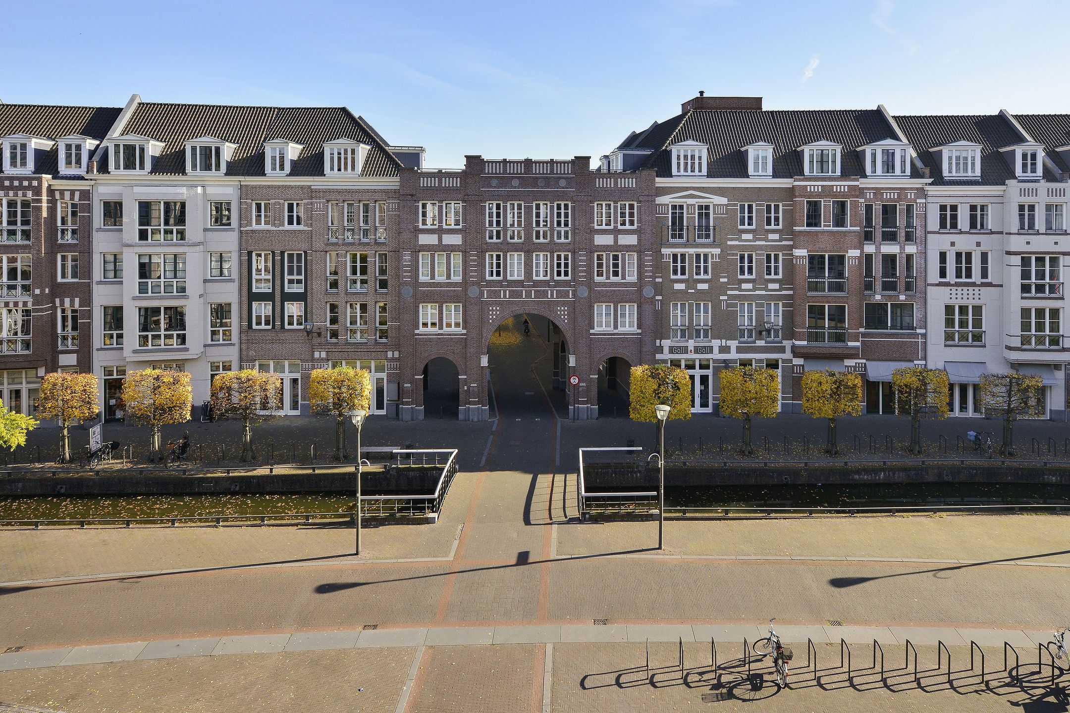 Foto 36 van Laan door de Veste 143