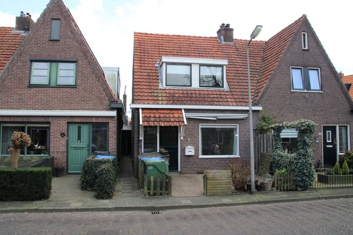 Photo 1 of M A de Ruyterstraat 4