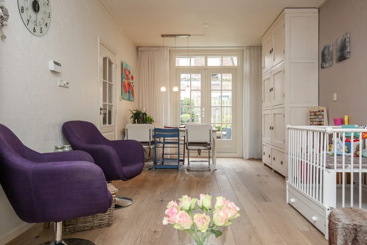 Photo 11 of M A de Ruyterstraat 4