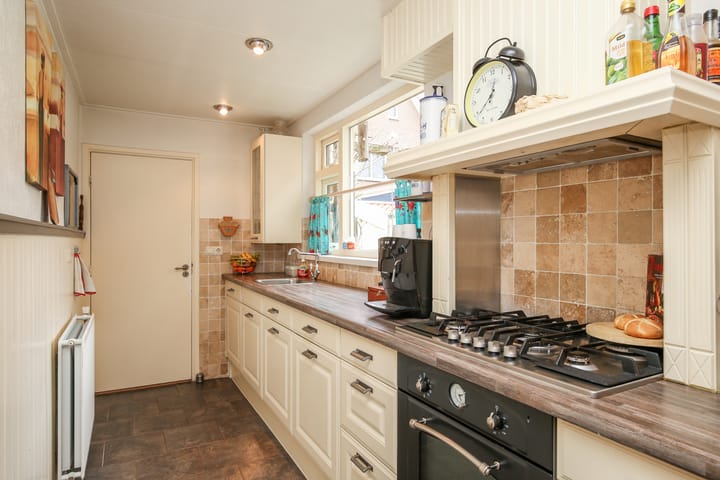 Photo 13 of M A de Ruyterstraat 4