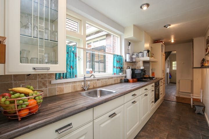 Photo 14 of M A de Ruyterstraat 4